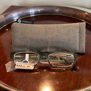 Peepers readers 2.25